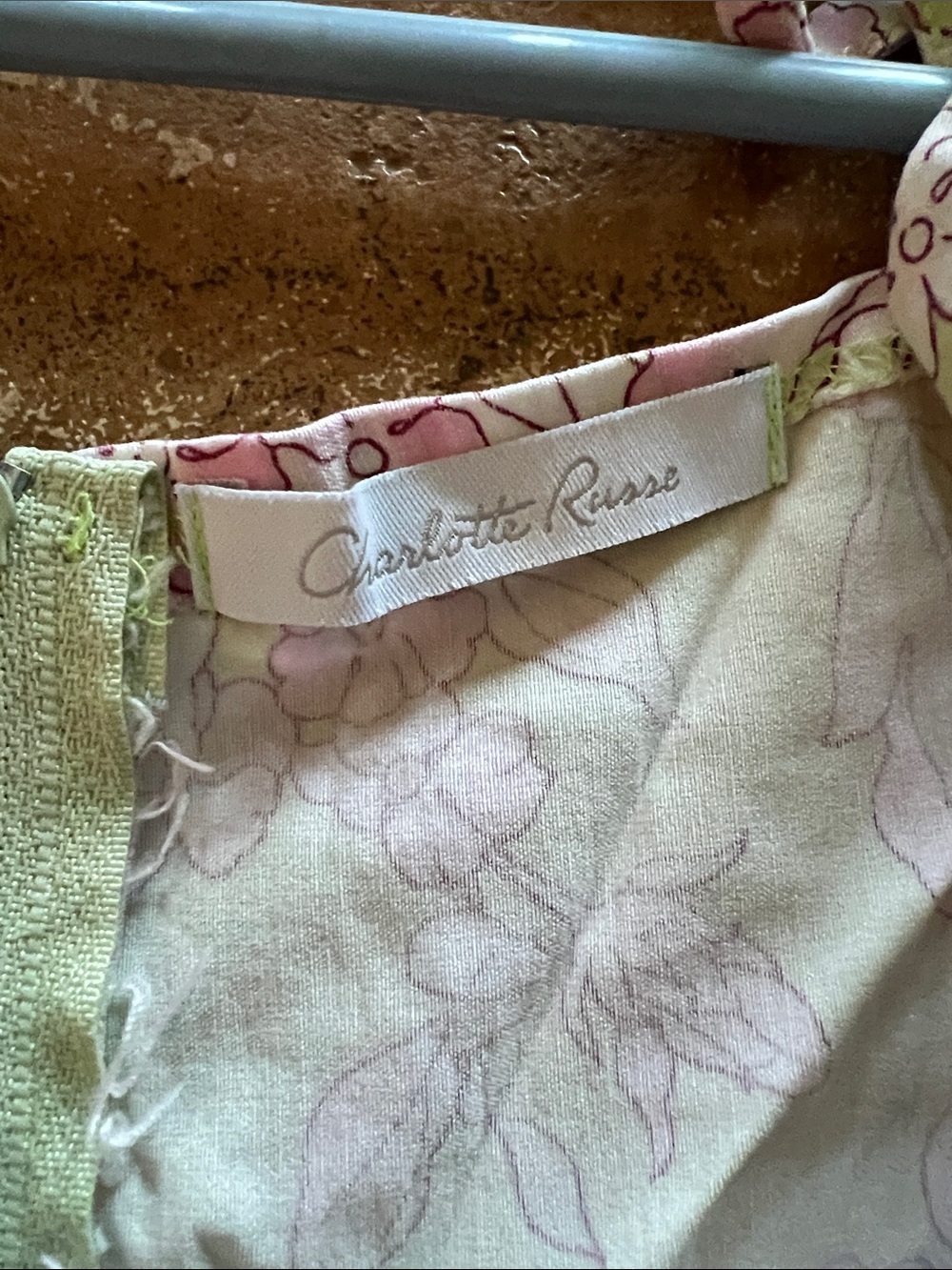 CHARLOTTE RUSSE FLORAL DRESS - Picture 4 of 7
